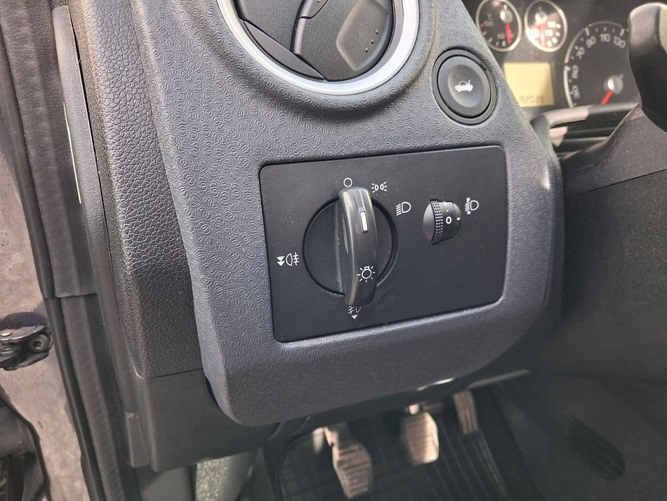 Ford Fusion 1.4i 