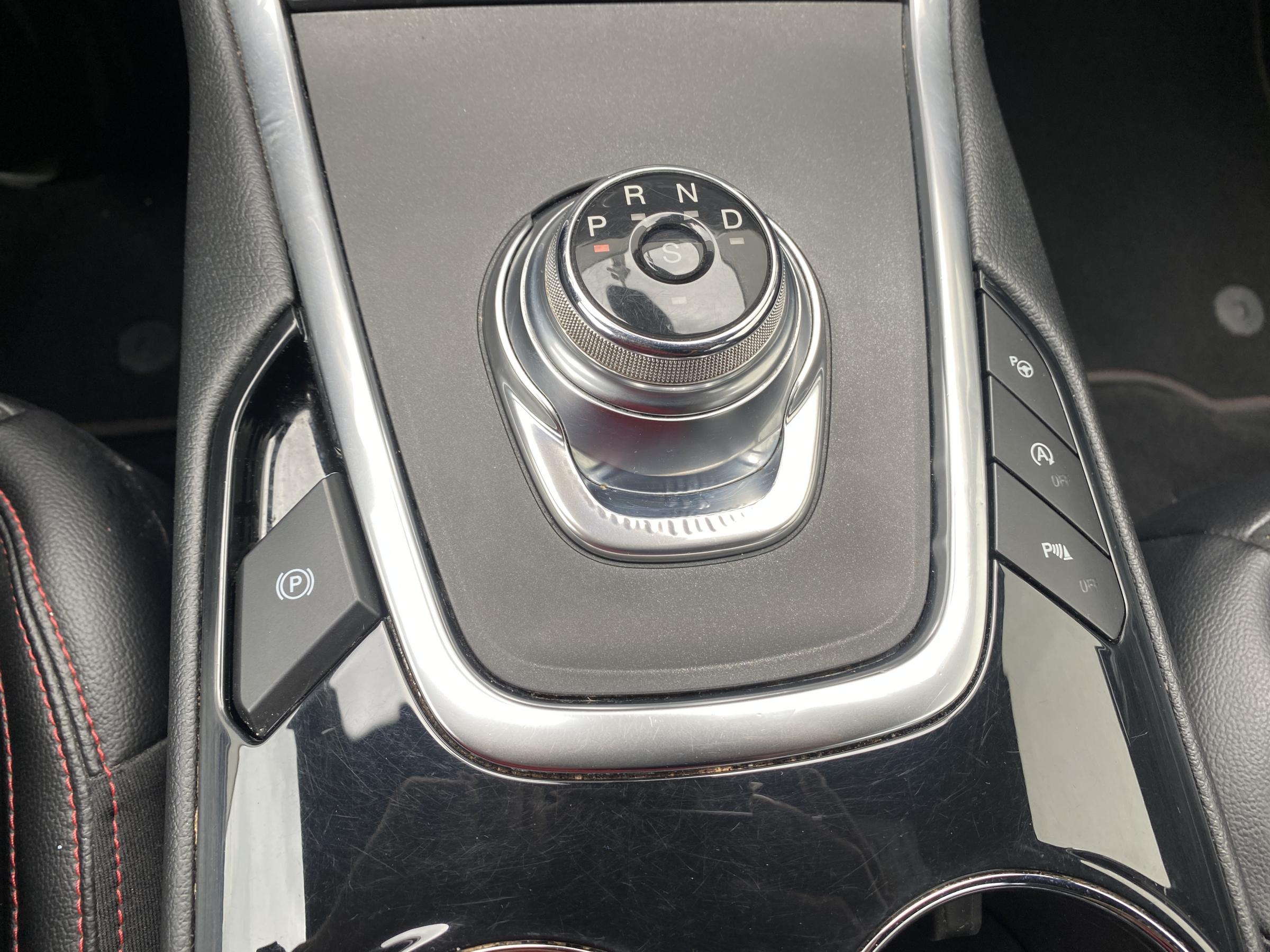 Ford S-MAX, 2018 - pohled č. 17