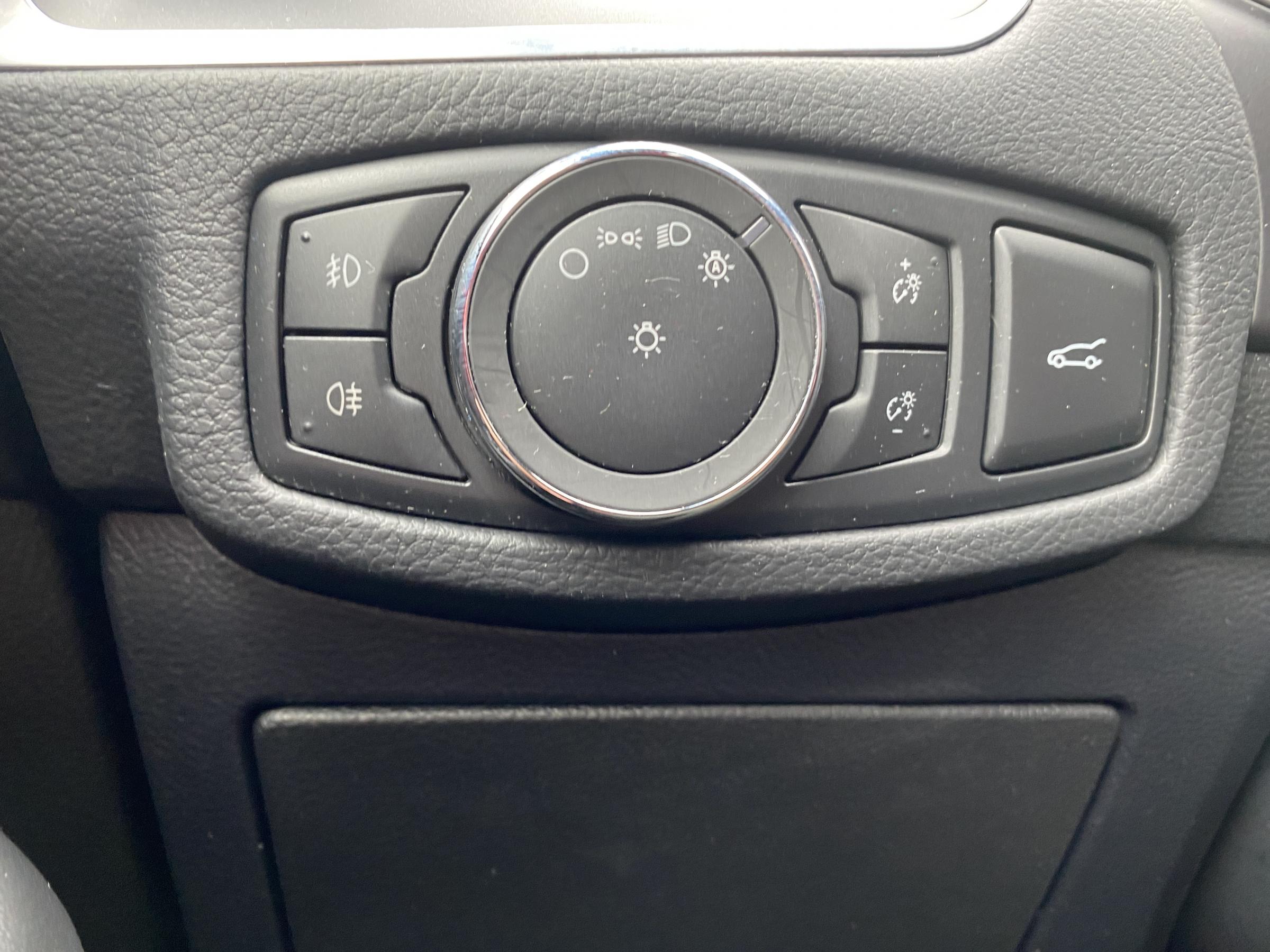 Ford S-MAX, 2018 - pohled č. 18