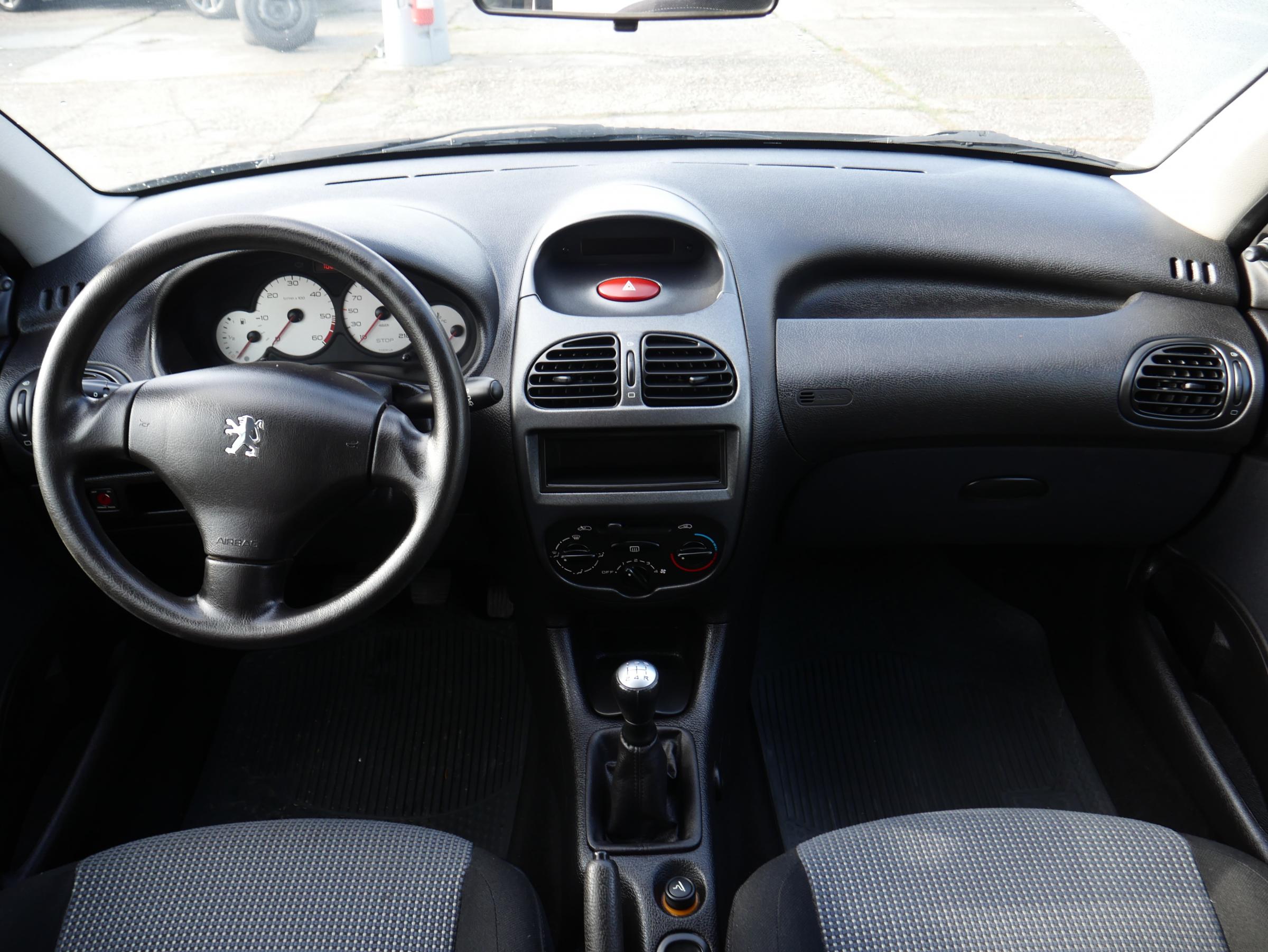 Peugeot 206, 2004 - pohled č. 10