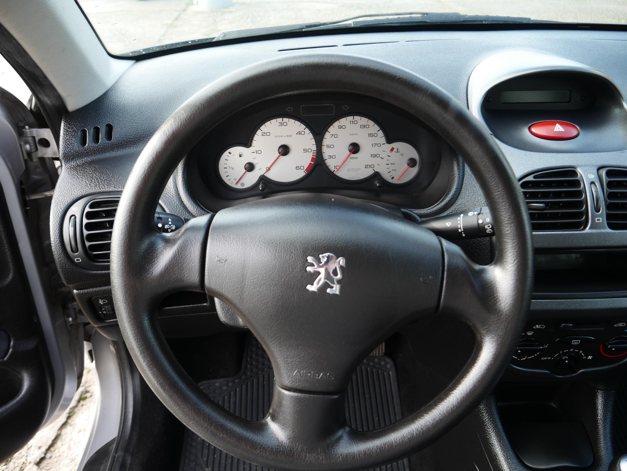 Peugeot 206, 2004 - pohled č. 13