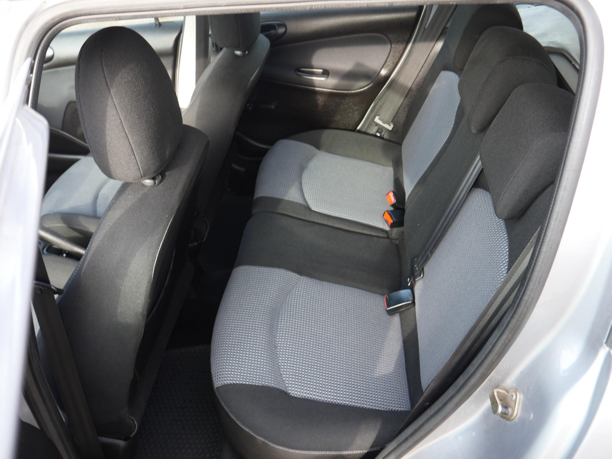 Peugeot 206, 2004 - pohled č. 9