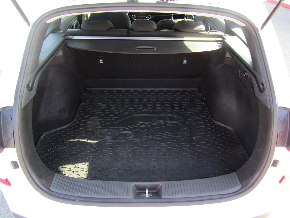 Hyundai I30 1.6 CRDi Trikolor