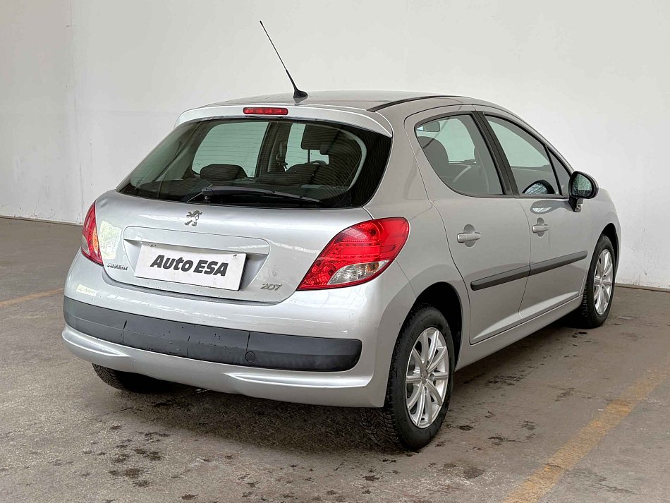 Peugeot 207 1.4i 