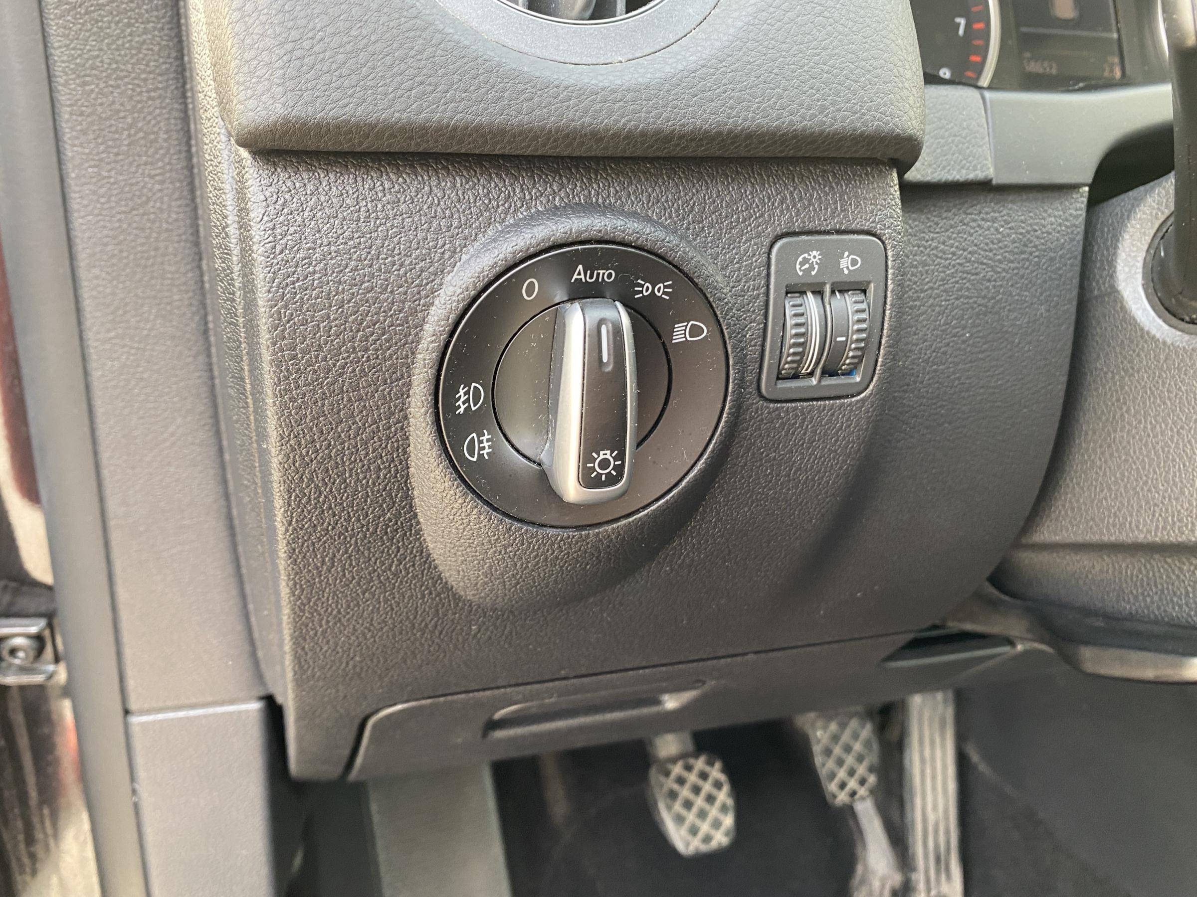 Volkswagen Tiguan, 2012 - pohled č. 15