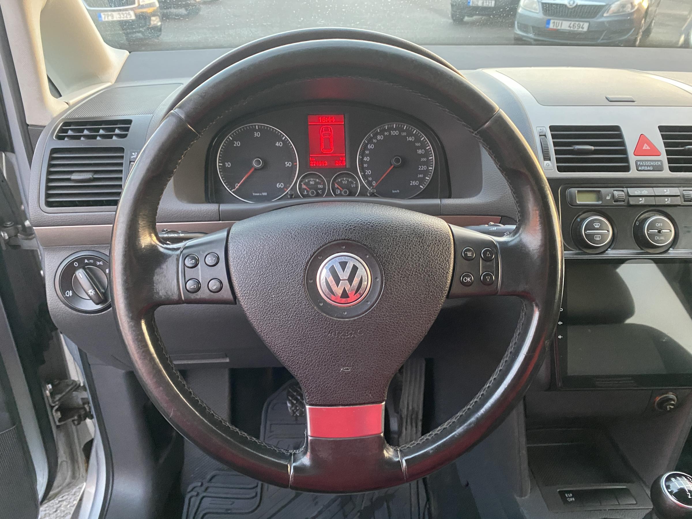 Volkswagen Touran, 2009 - pohled č. 11