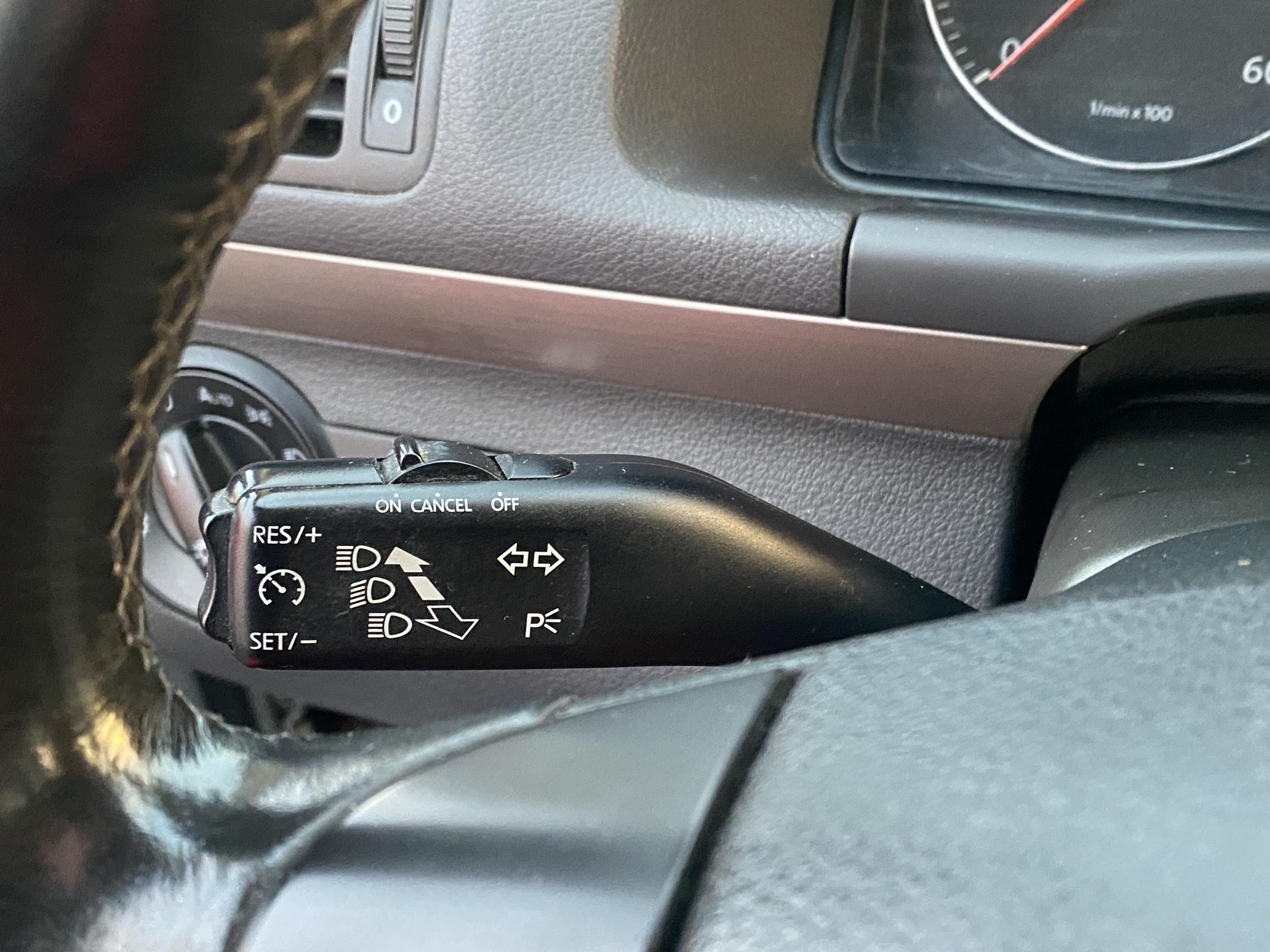 Volkswagen Touran, 2009 - pohled č. 18