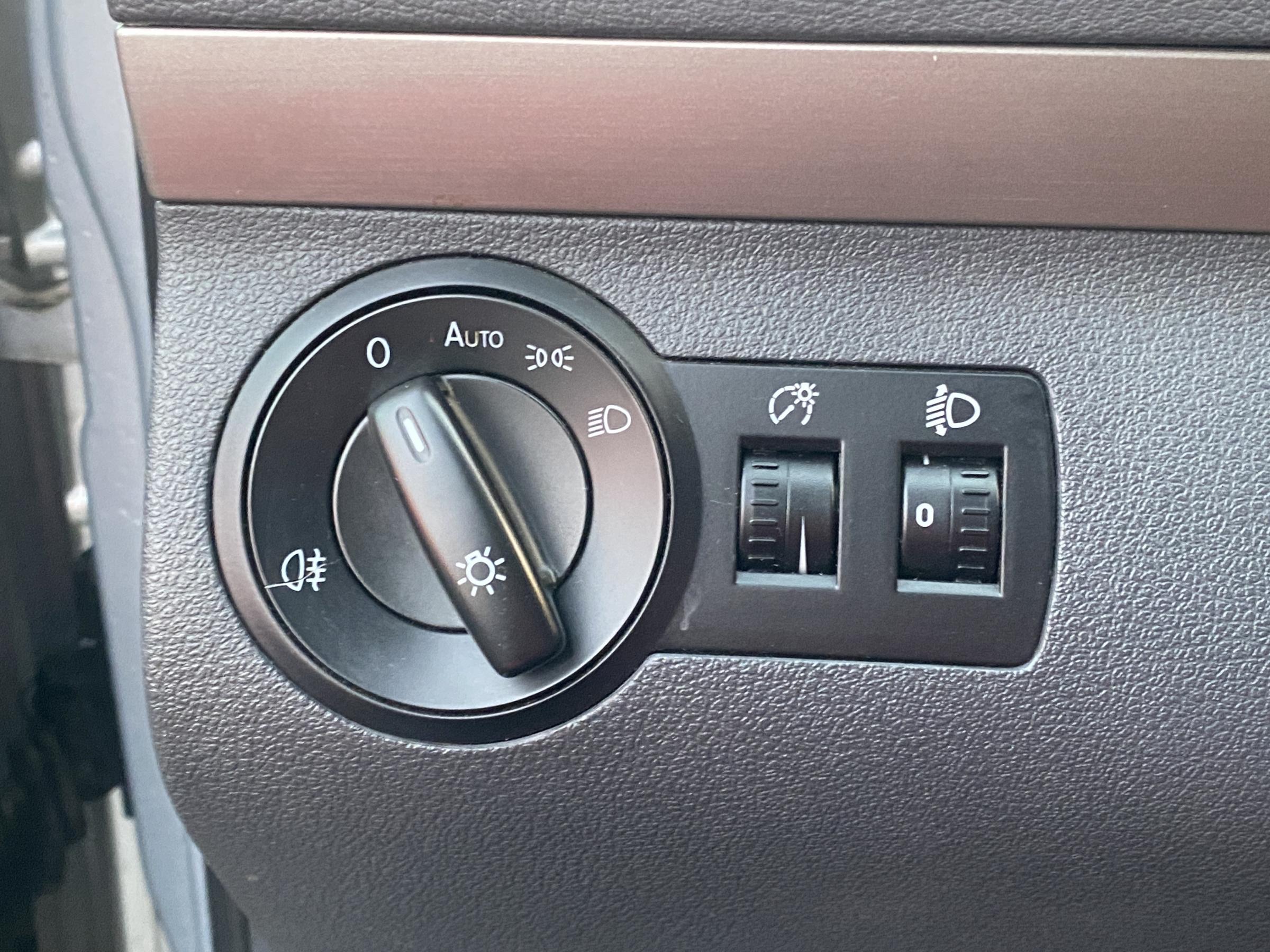 Volkswagen Touran, 2009 - pohled č. 19