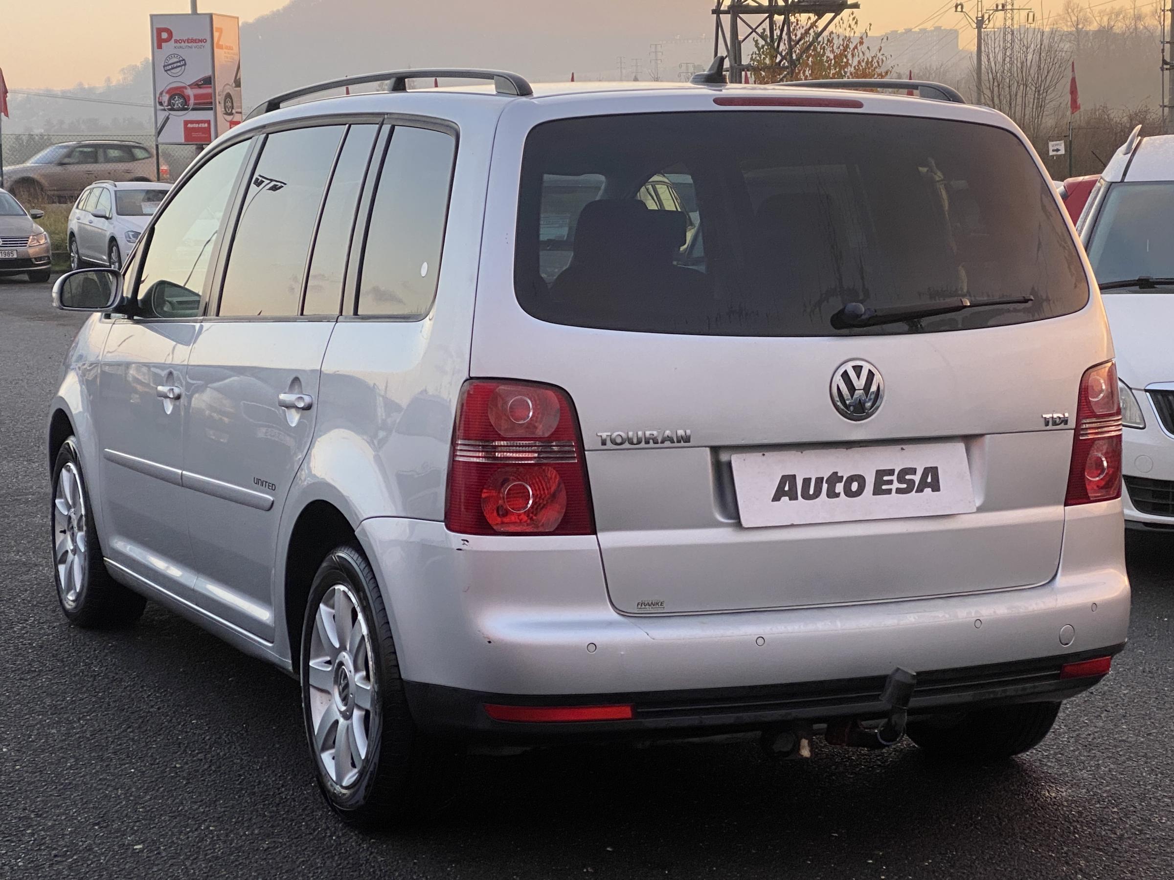 Volkswagen Touran, 2009 - pohled č. 4