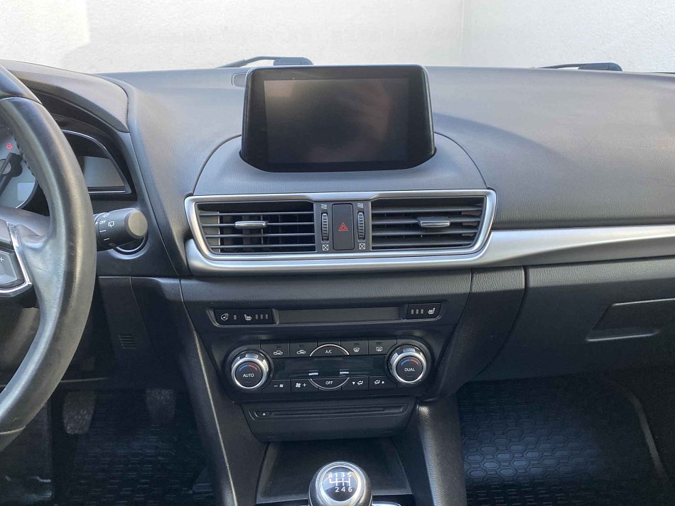Mazda 3 2.0i 