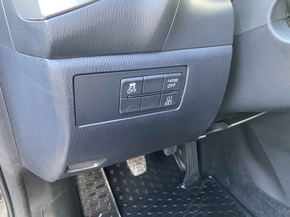 Mazda 3 2.0i 