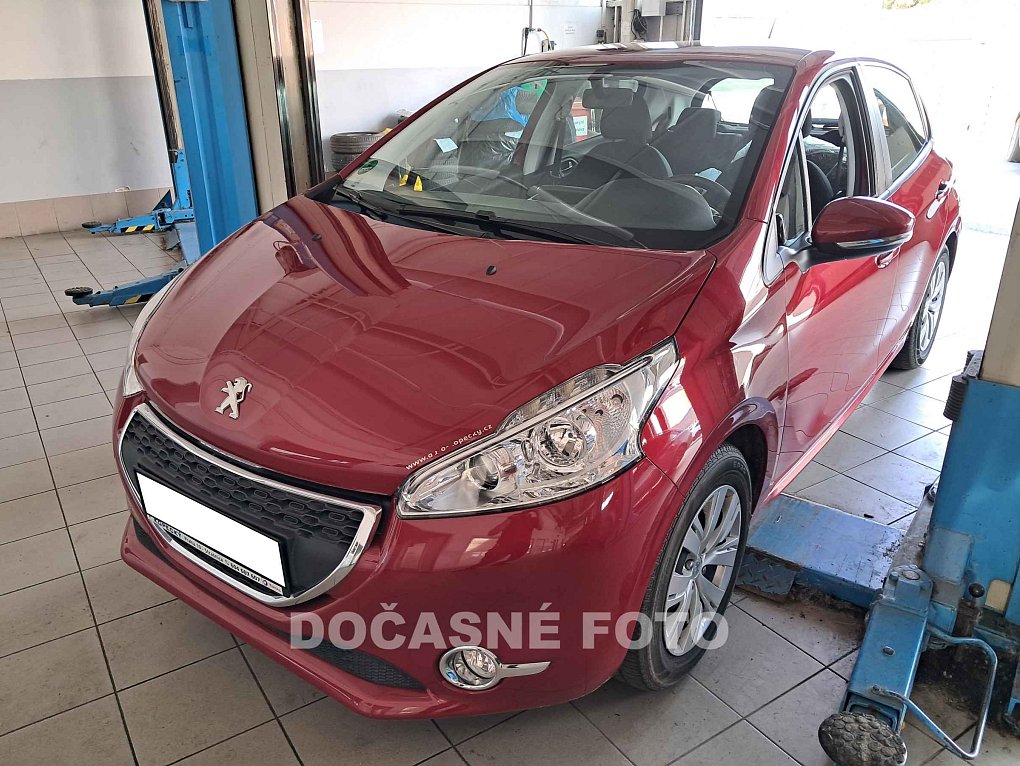 Peugeot 208 1.2i 