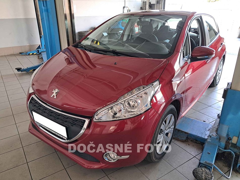 Peugeot 208 1.2i 
