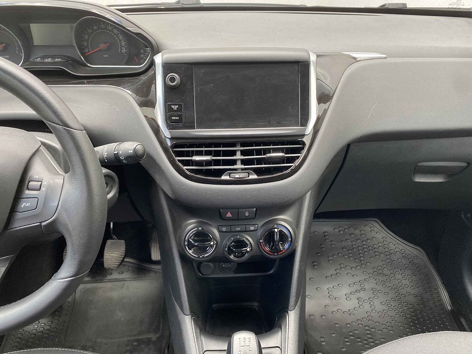 Peugeot 208 1.2i 