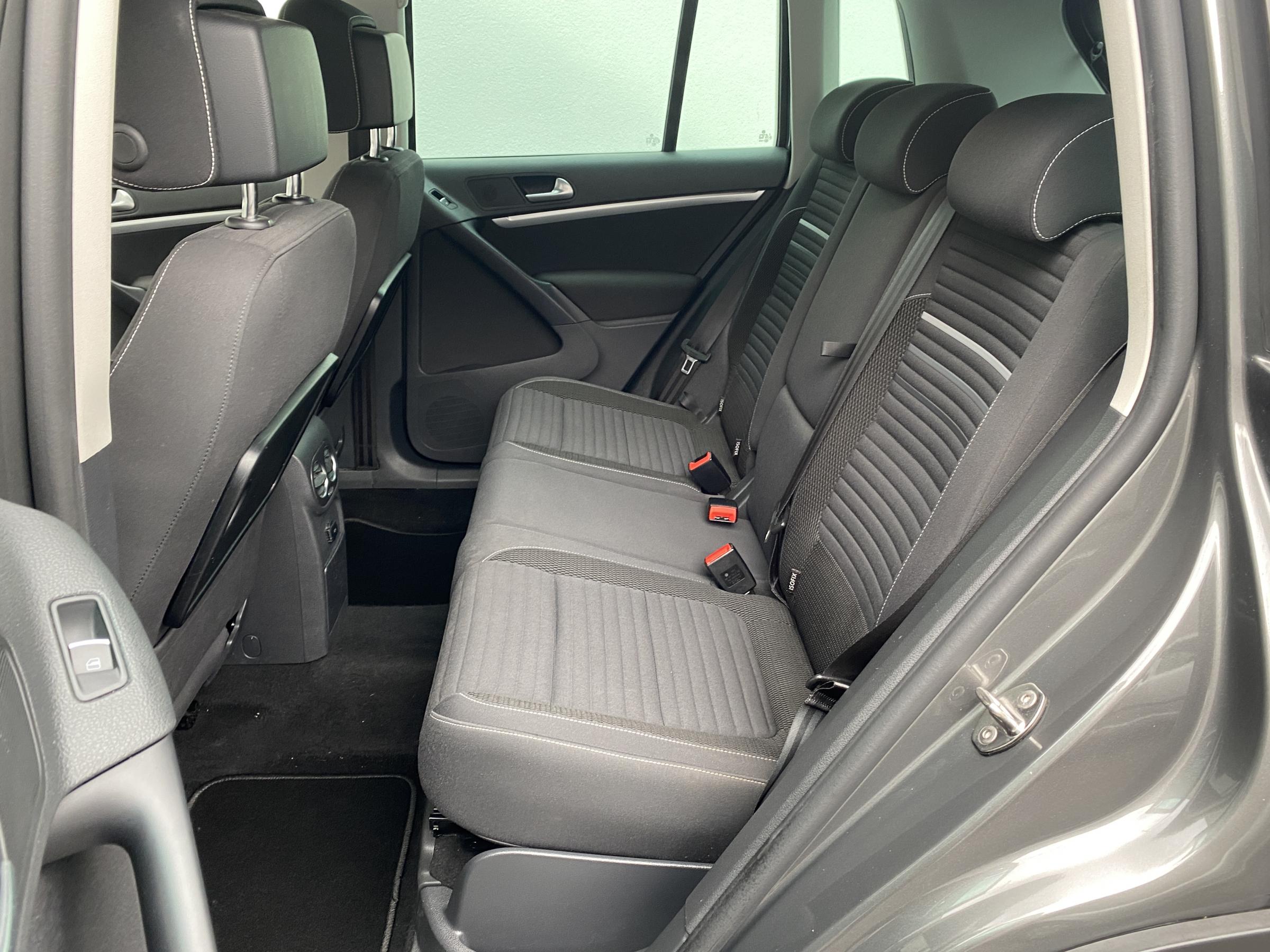 Volkswagen Tiguan, 2014 - pohled č. 10