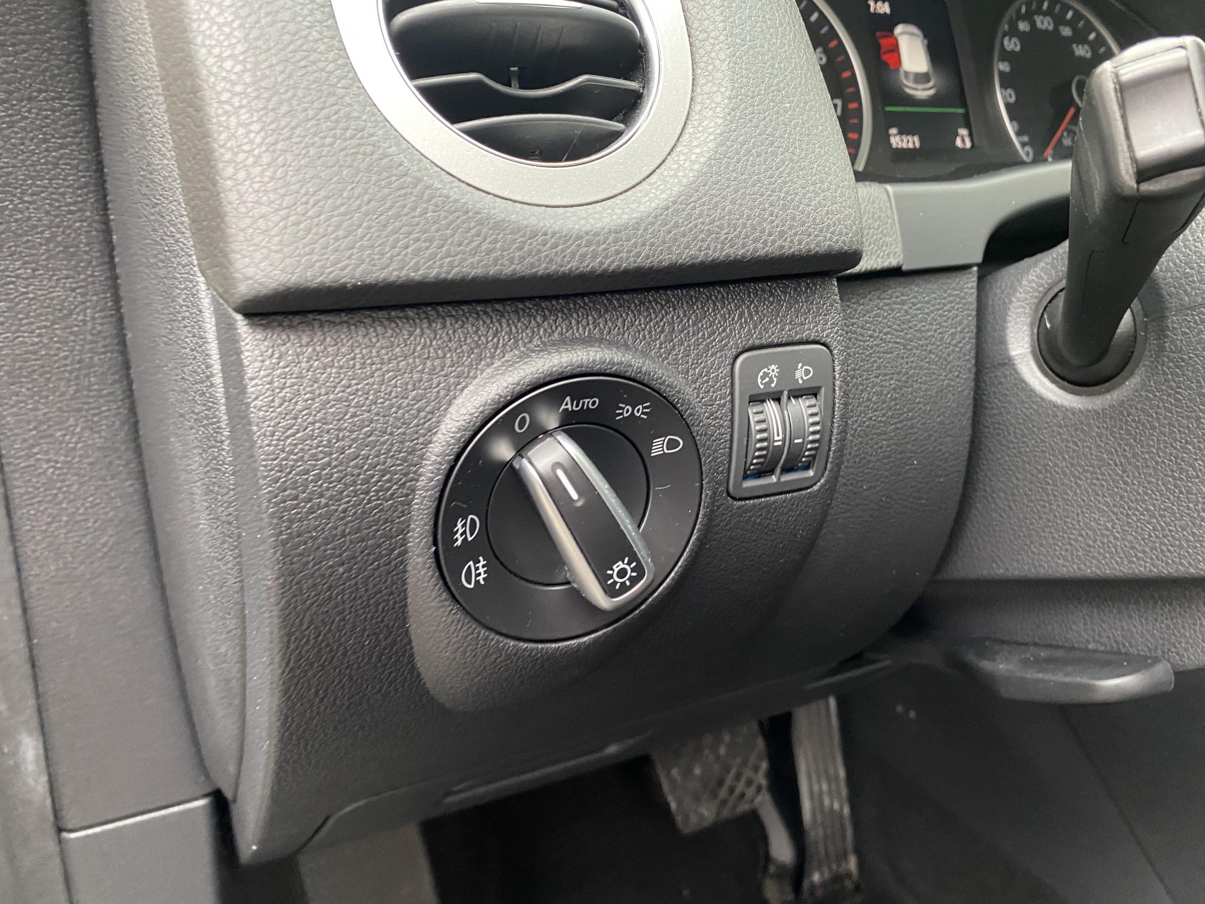 Volkswagen Tiguan, 2014 - pohled č. 15