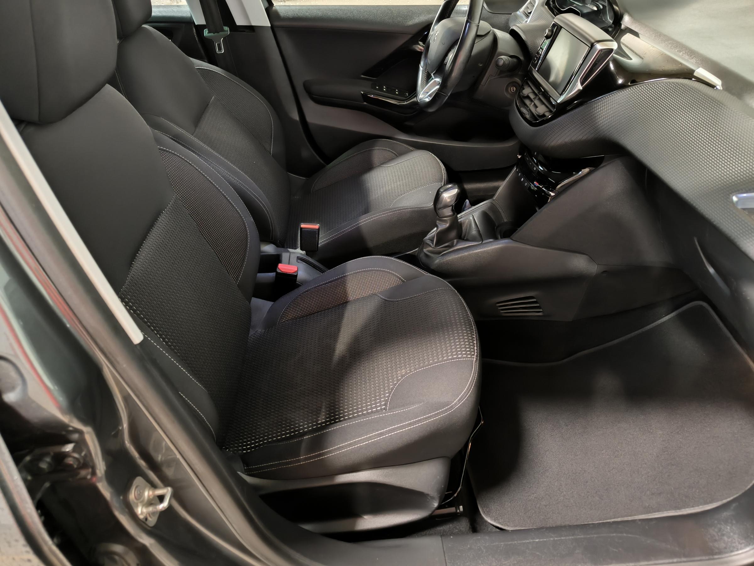 Peugeot 208, 2017 - pohled č. 12