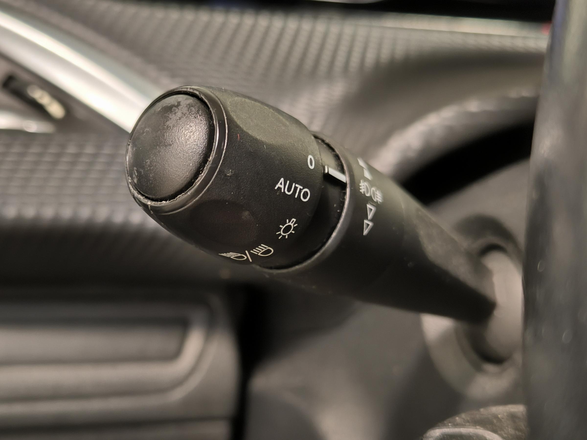 Peugeot 208, 2017 - pohled č. 18