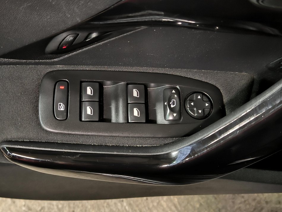 Peugeot 208 1.2PT Allure