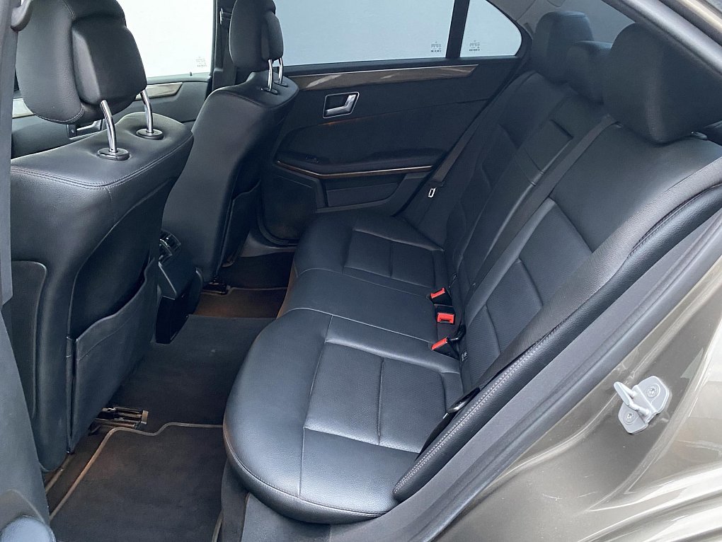 Mercedes-Benz Třída E 2.2 CDi Elegance E200