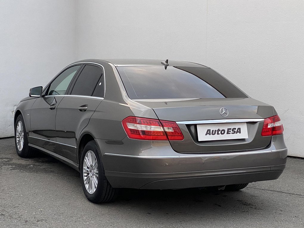 Mercedes-Benz Třída E 2.2 CDi Elegance E200