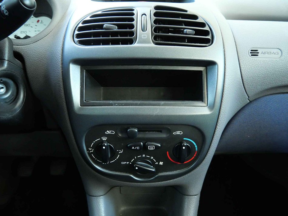 Peugeot 206 1.2i 