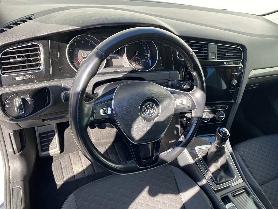 Volkswagen Golf 1.0TSi Join