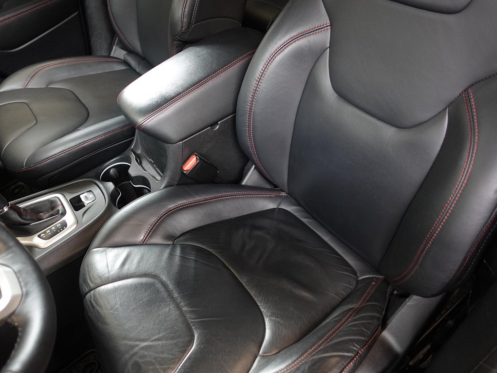 Jeep Cherokee 3.2 V6  4WD