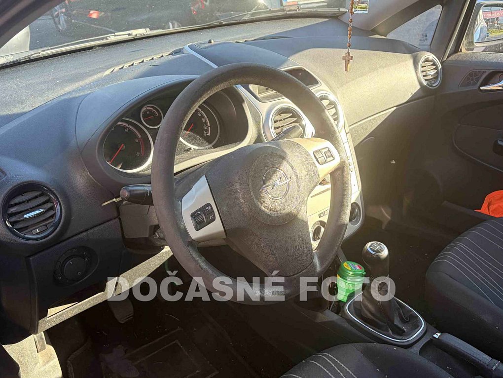 Opel Corsa 1.2i 