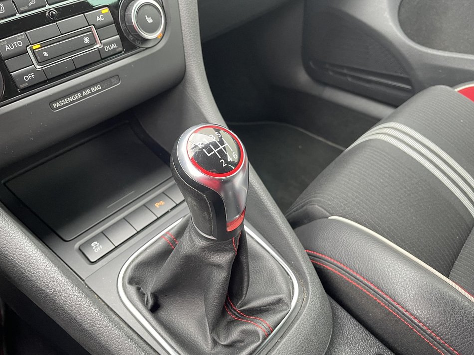 Volkswagen Golf 2.0 TSi GTi Adidas