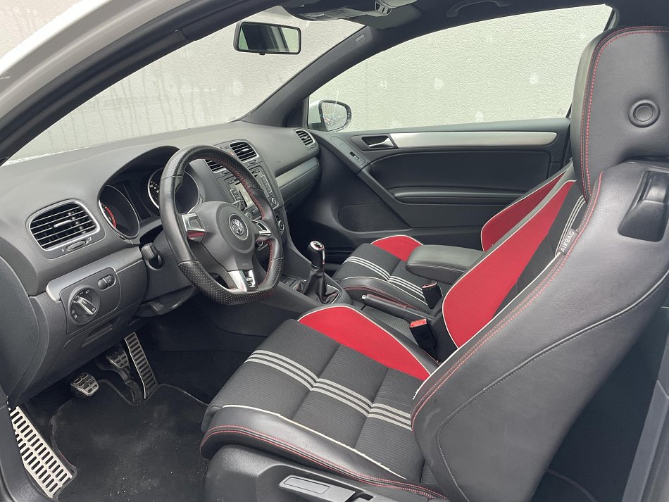 Volkswagen Golf 2.0 TSi GTi Adidas