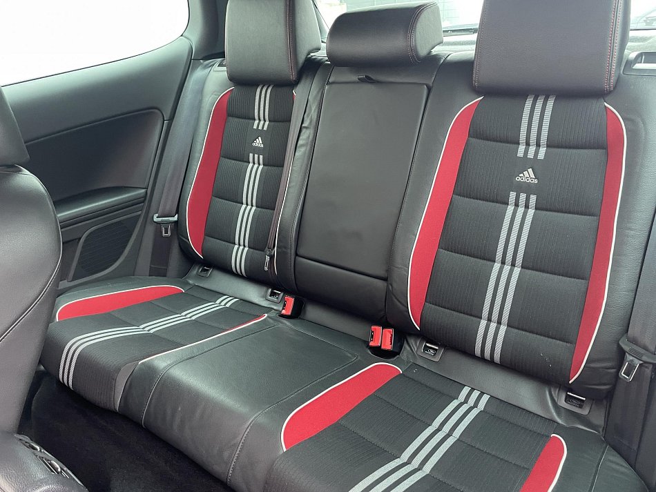 Volkswagen Golf 2.0 TSi GTi Adidas