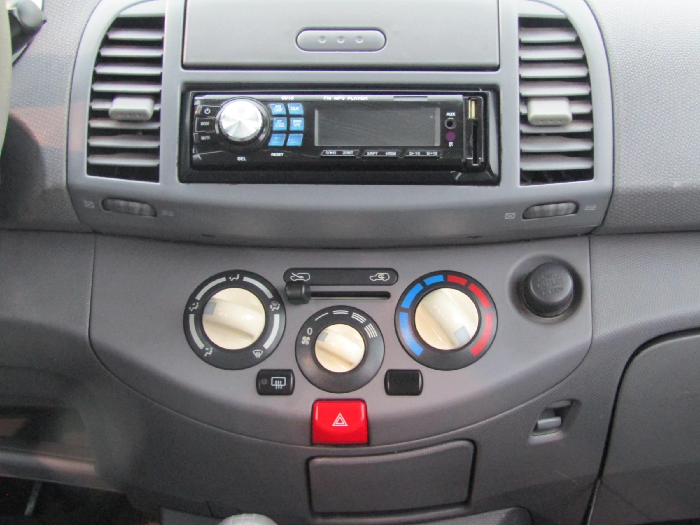 Nissan Micra, 2003 - pohled č. 12