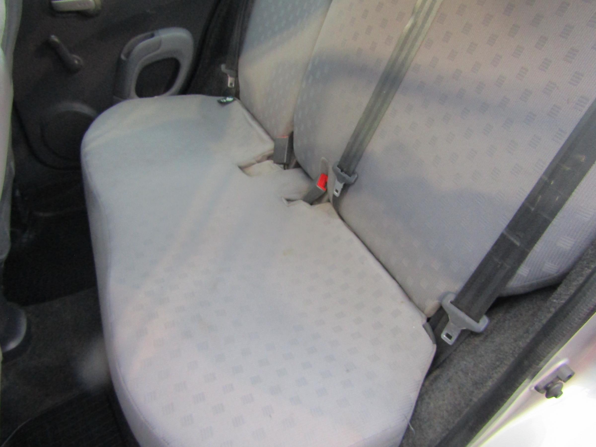 Nissan Micra, 2003 - pohled č. 9