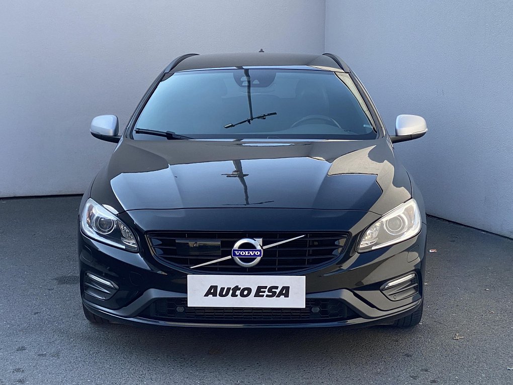 Volvo V60 2.4 D Momentum 4WD