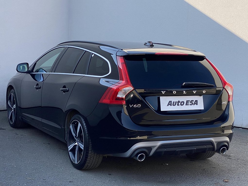 Volvo V60 2.4 D Momentum 4WD
