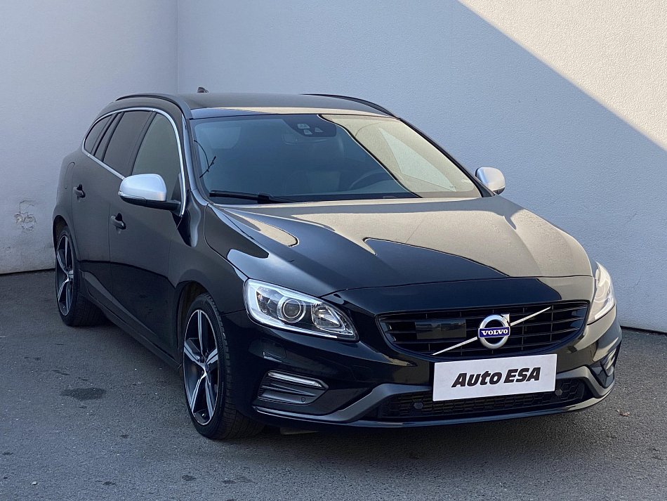 Volvo V60 2.4 D Momentum 4WD