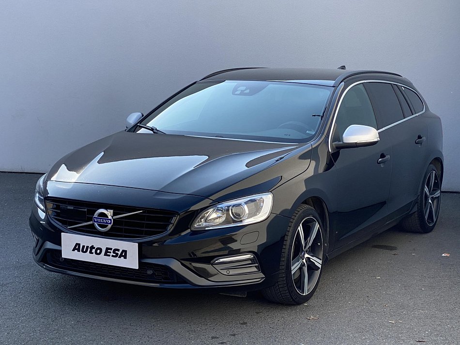 Volvo V60 2.4 D Momentum 4WD