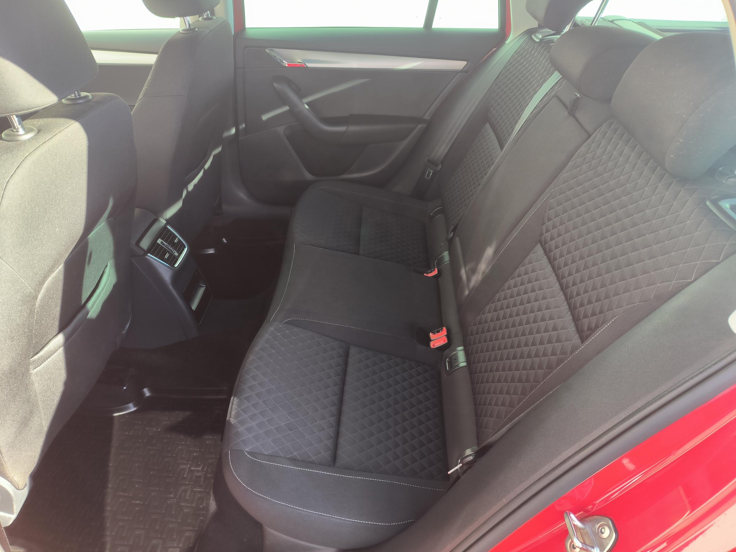 Škoda Octavia III, 2017 - pohled č. 10