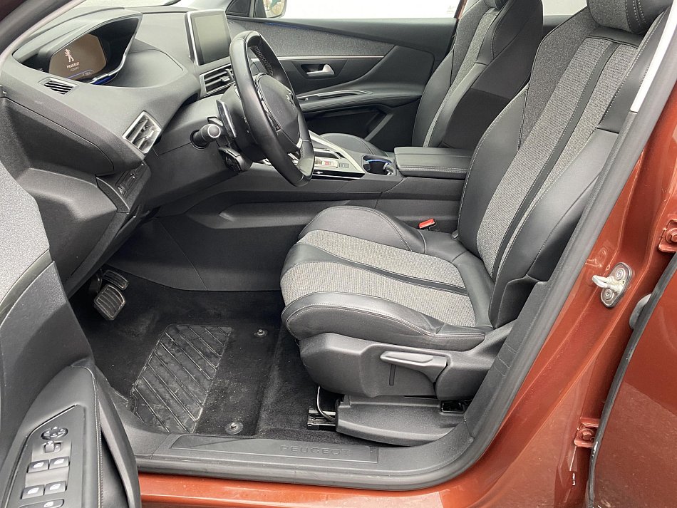 Peugeot 3008 1.2PT Allure