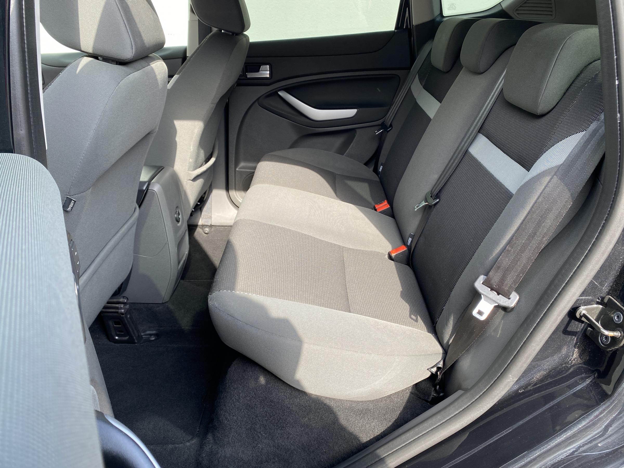 Ford Kuga, 2011 - pohled č. 10