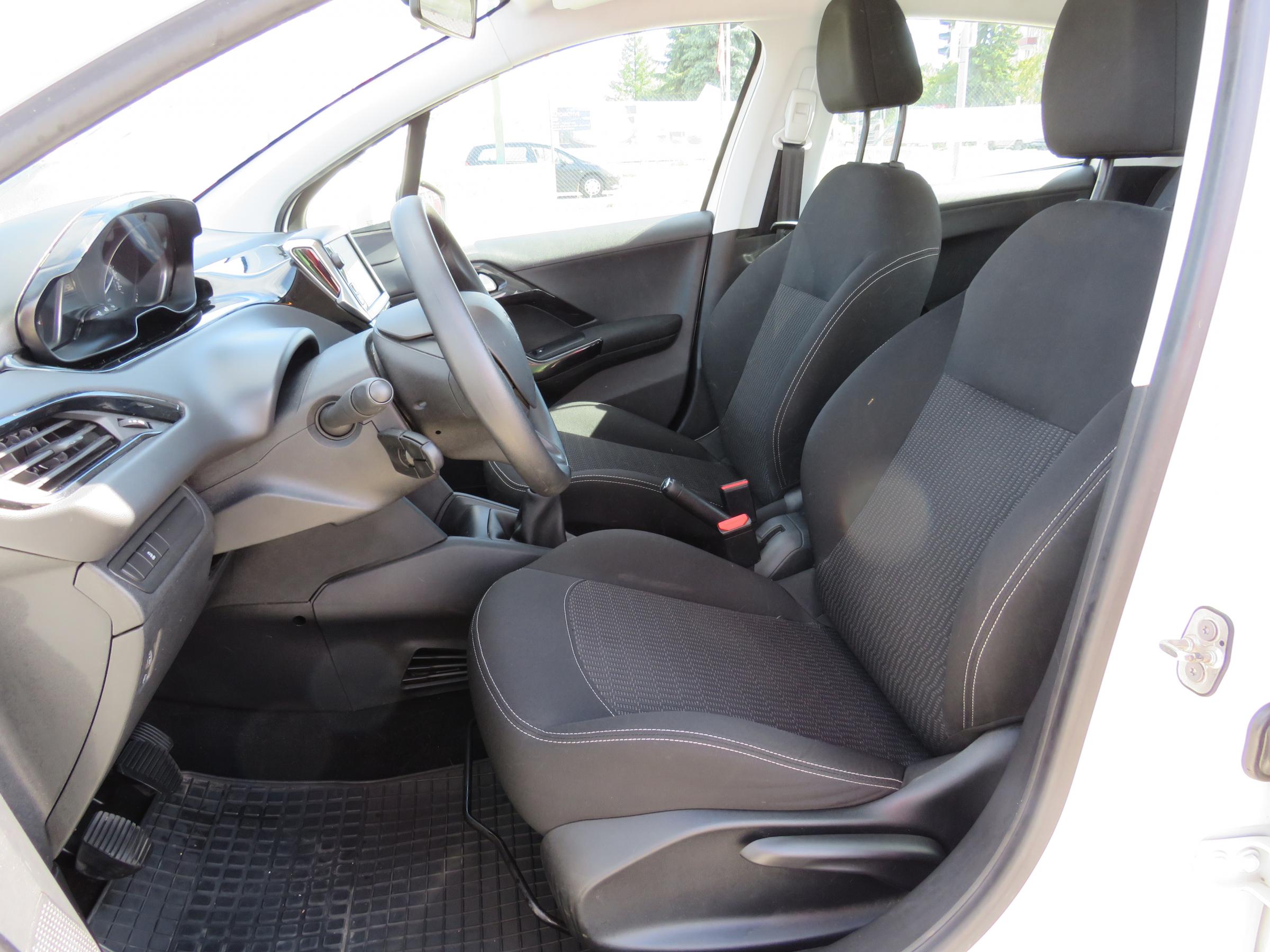 Peugeot 208, 2017 - pohled č. 10