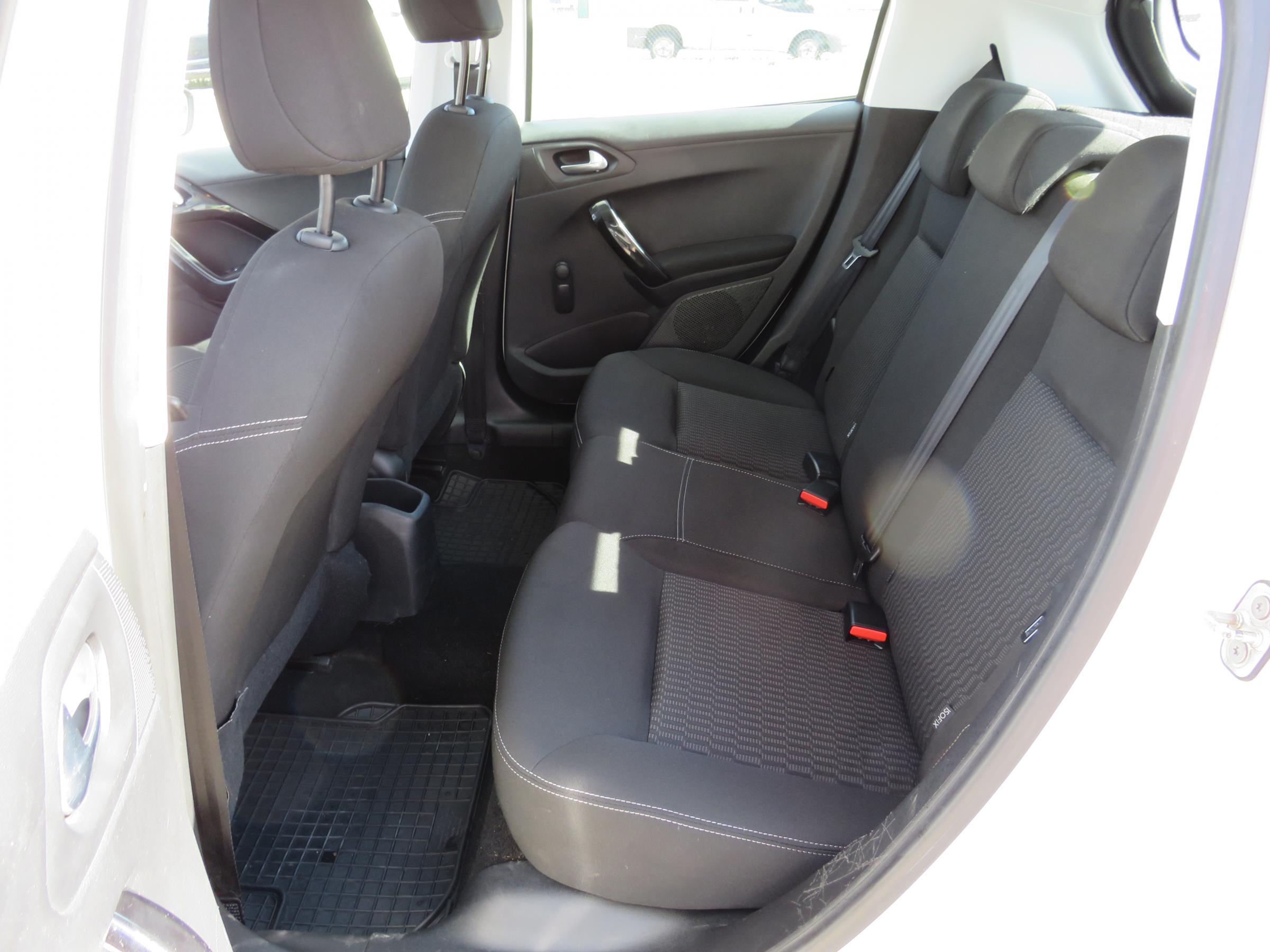 Peugeot 208, 2017 - pohled č. 11