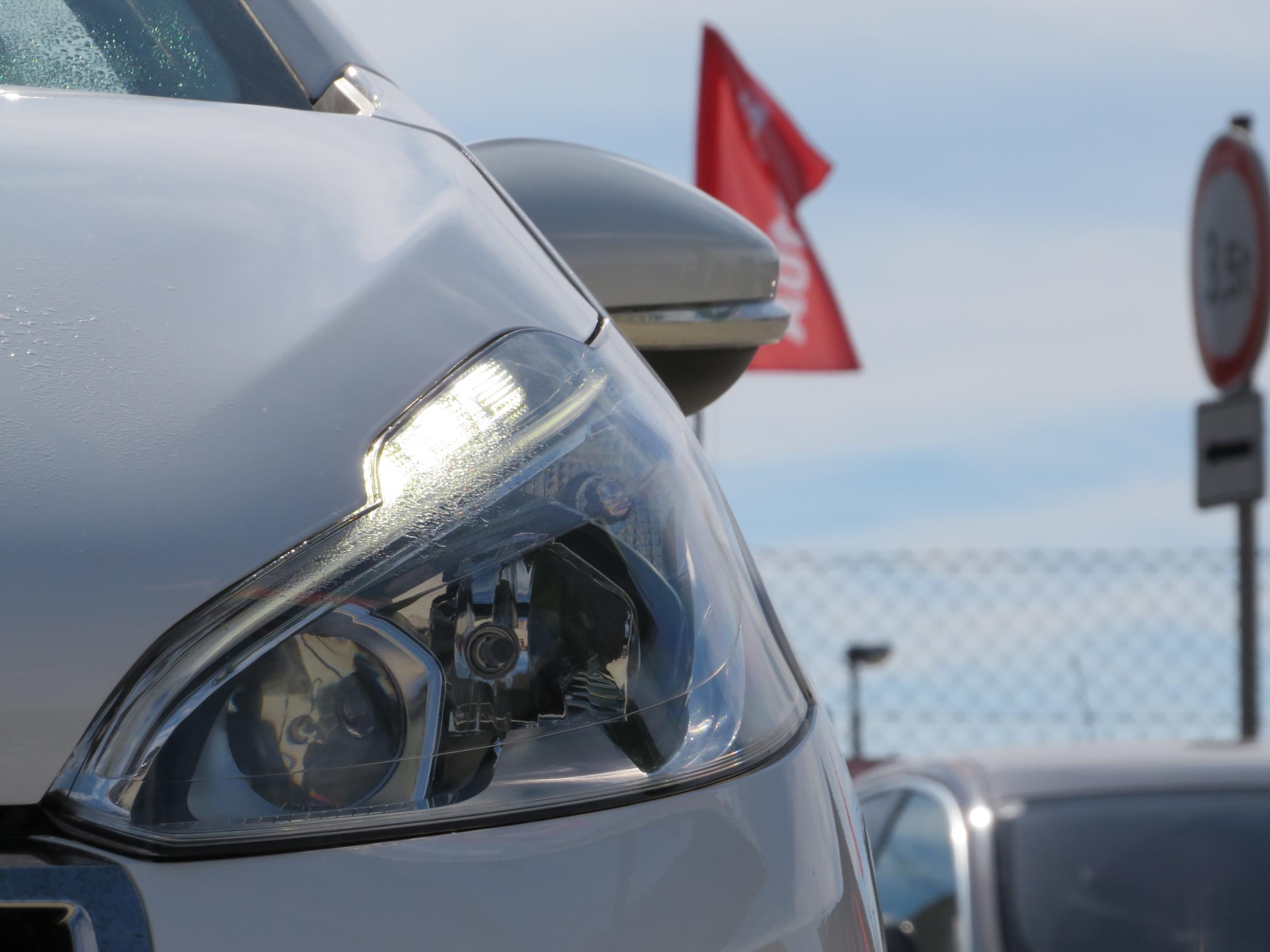 Peugeot 208, 2017 - pohled č. 20