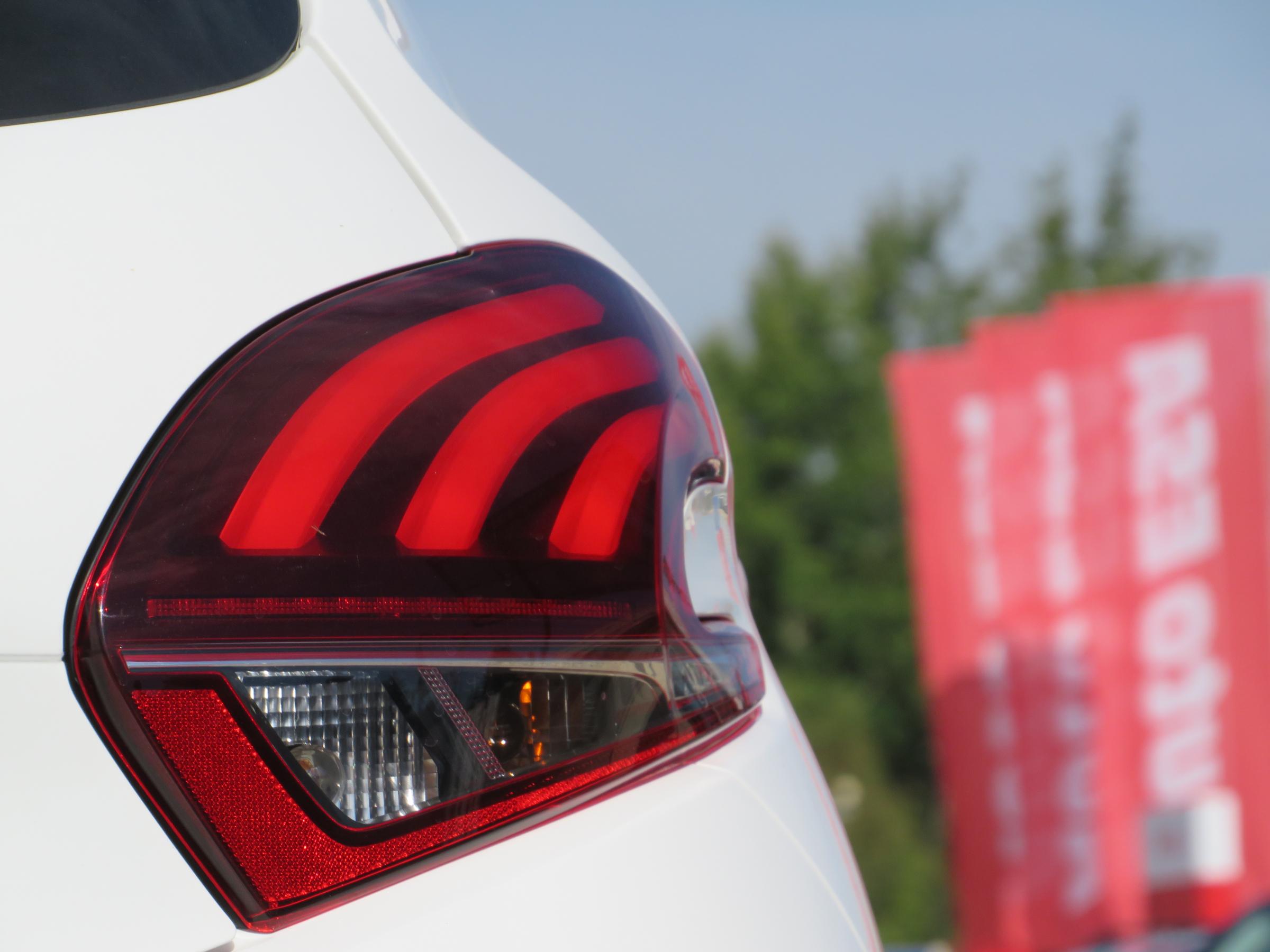 Peugeot 208, 2017 - pohled č. 21