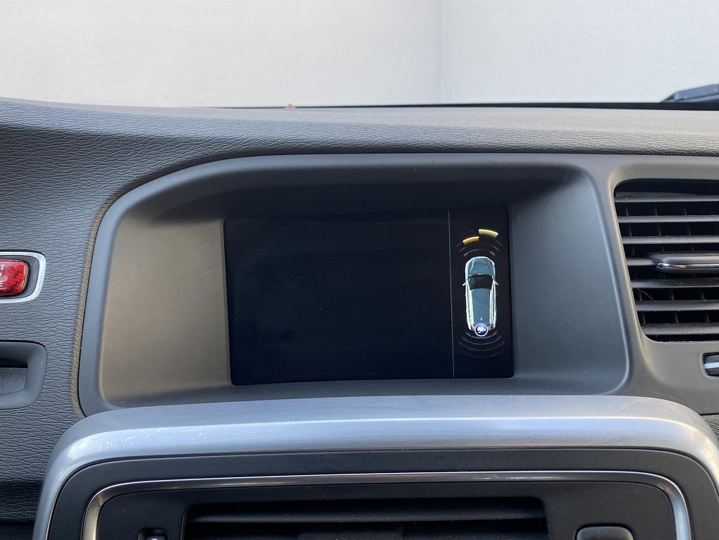 Volvo V60 2.4 D Momentum 4WD