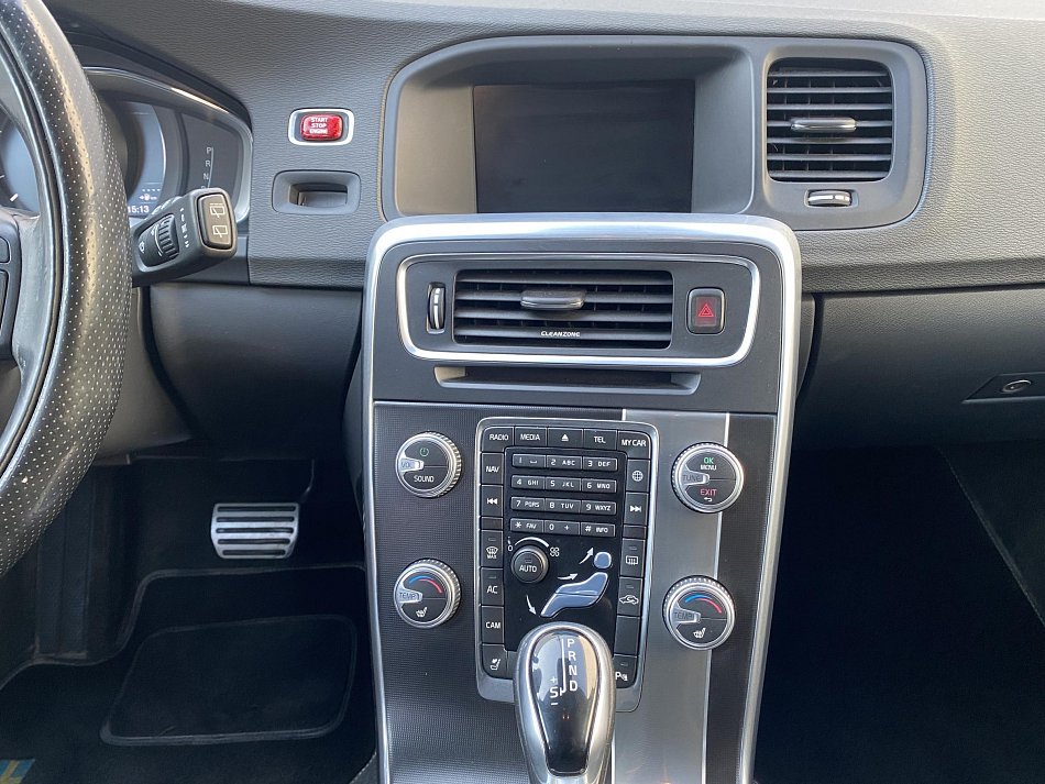 Volvo V60 2.4 D Momentum 4WD