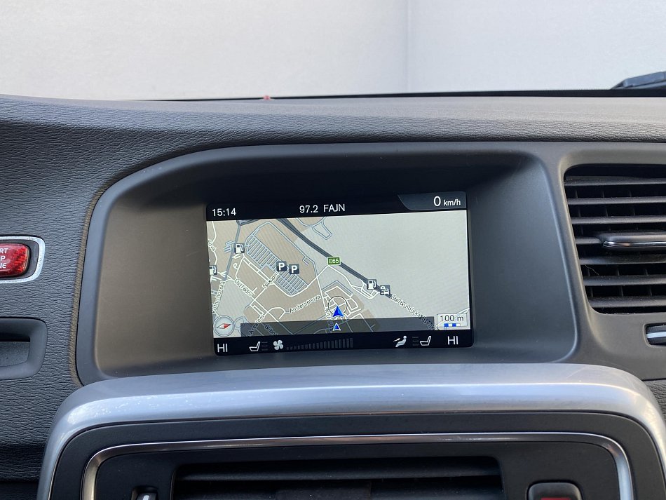 Volvo V60 2.4 D Momentum 4WD