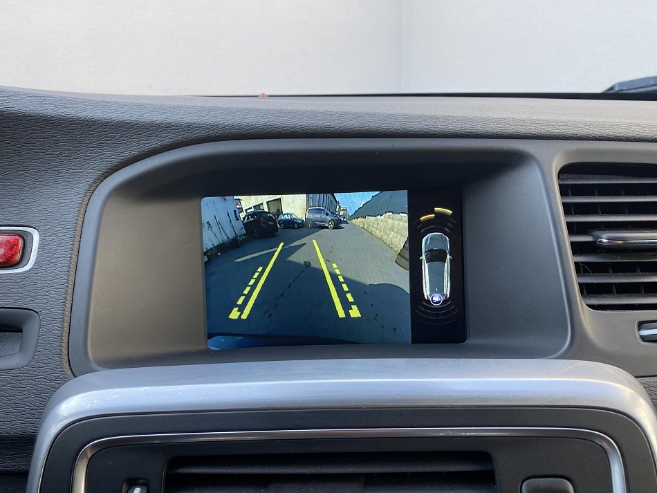 Volvo V60 2.4 D Momentum 4WD