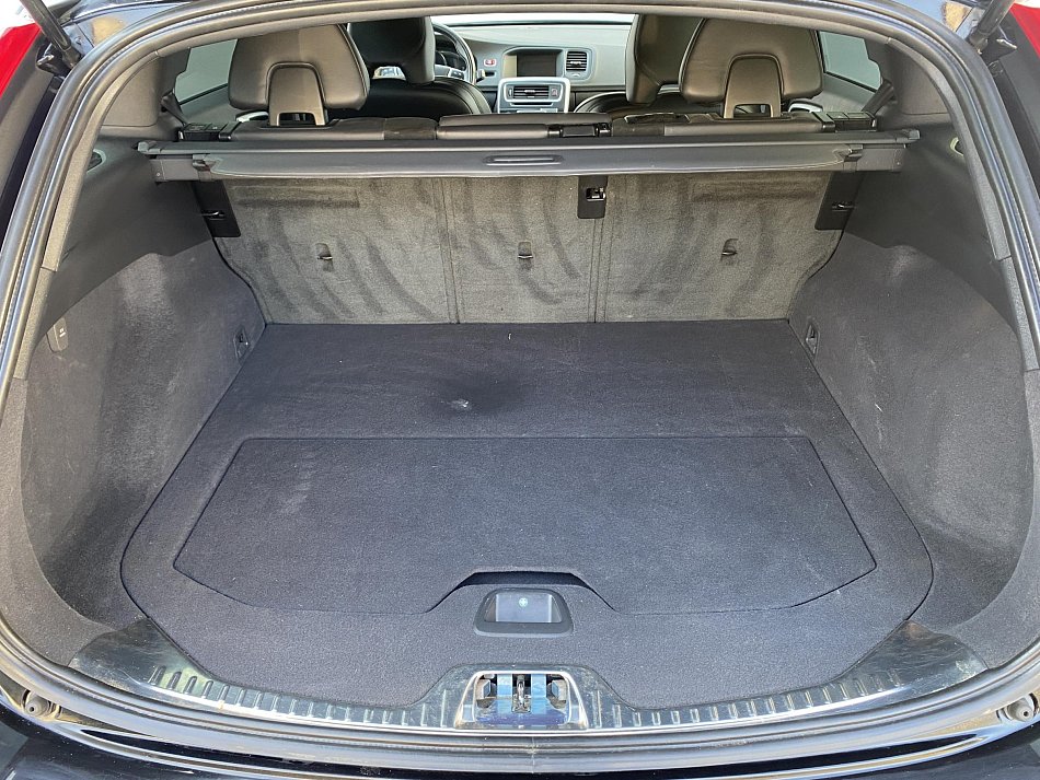 Volvo V60 2.4 D Momentum 4WD